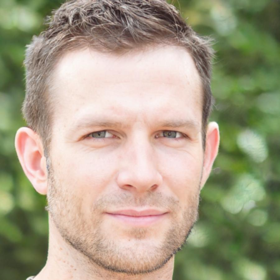 Portrait de Marc Durand, formateur en automatisation financière